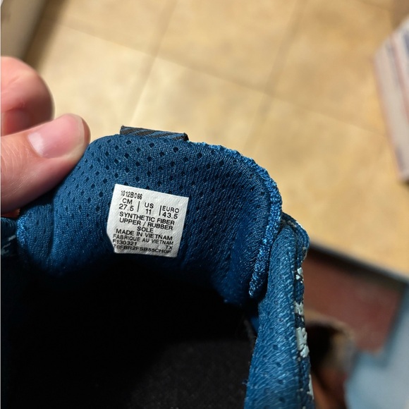 ASICS Fuji Lite 2 Trail Runners 11 Women’s Like New - Picture 9 of 9